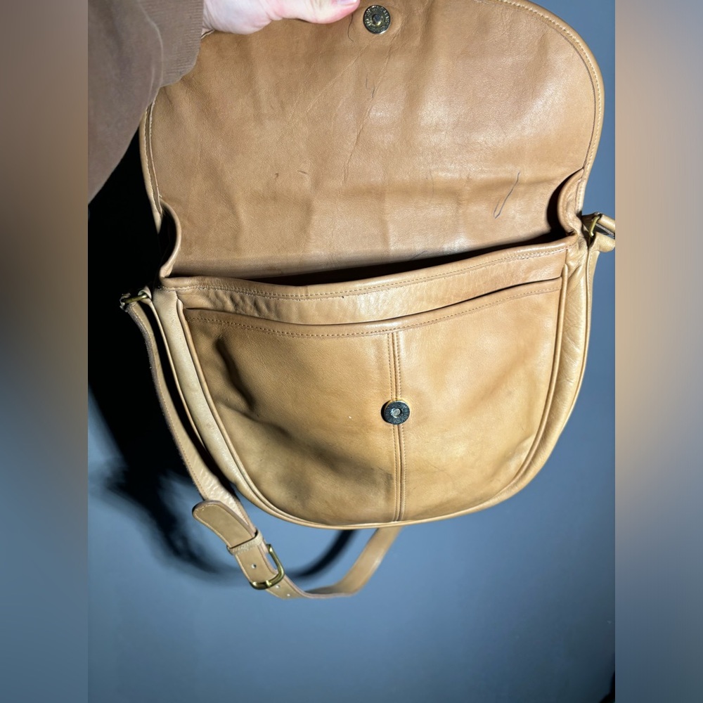 Vintage Coach 0933 Magnetic Flap Closure Made in The United States Crossbody - Picture 4 of 9